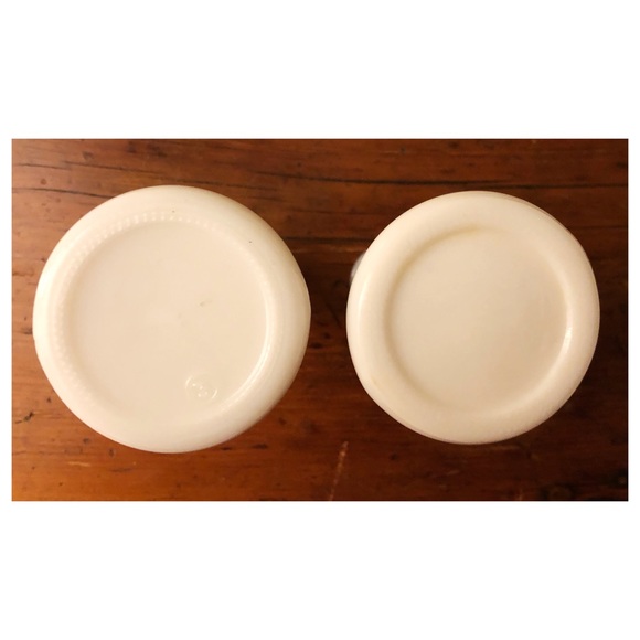 Two Vintage Milk Glass Bud Vases - Picture 4 of 4